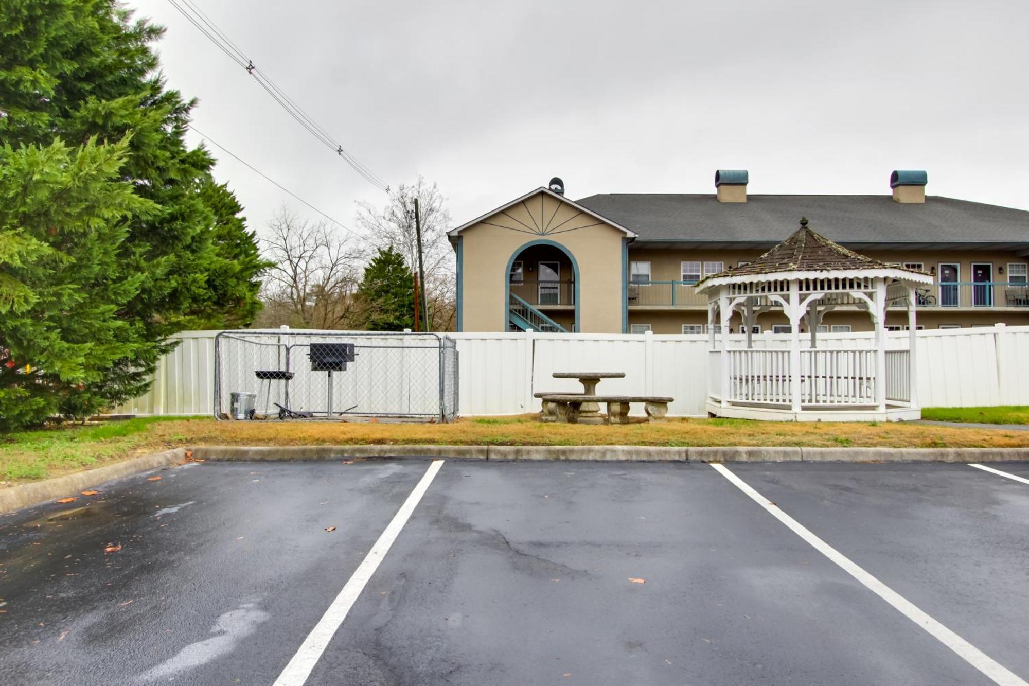 Parkway Condo About Walk To Island In Pigeon Forge! Exteriér fotografie